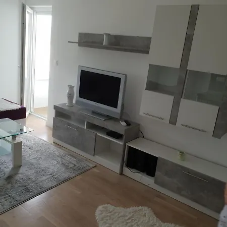 Apartament Stan Blizu Panonskih Jezeraa *