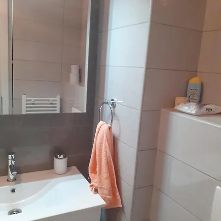 Stan Blizu Panonskih Jezeraa *